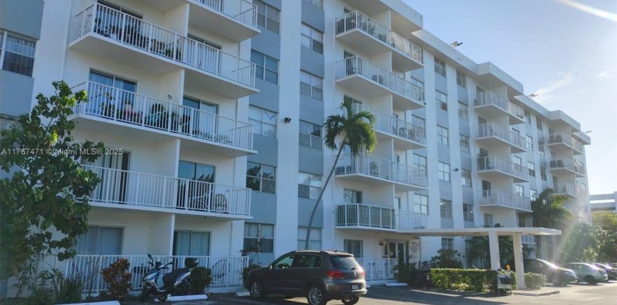 Condo à North Miami Beach, Floride, 1 chambre  № 2014744