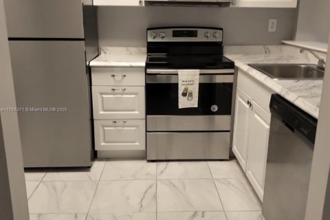 Copropriété à vendre à North Miami Beach, Floride: 1 chambre, 61.13 m2 № 2014744 - photo 3