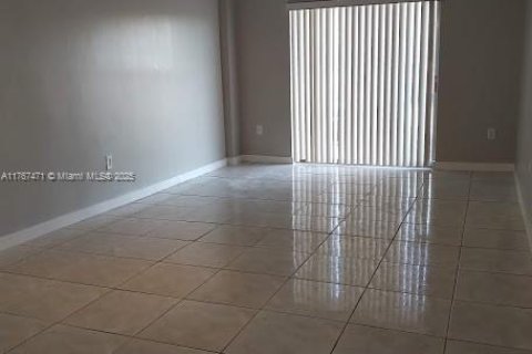 Copropriété à vendre à North Miami Beach, Floride: 1 chambre, 61.13 m2 № 2014744 - photo 8
