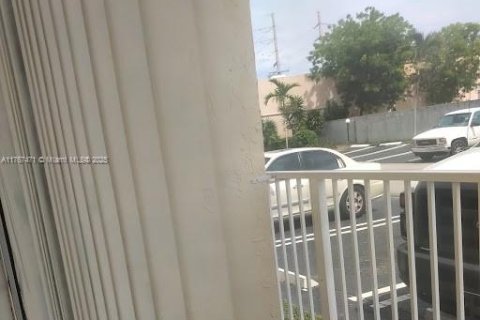 Copropriété à vendre à North Miami Beach, Floride: 1 chambre, 61.13 m2 № 2014744 - photo 10