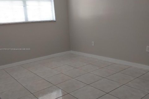 Copropriété à vendre à North Miami Beach, Floride: 1 chambre, 61.13 m2 № 2014744 - photo 16