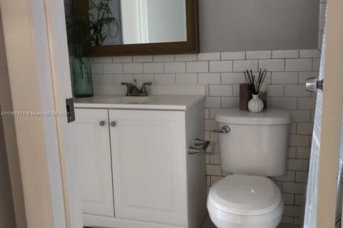 Copropriété à vendre à North Miami Beach, Floride: 1 chambre, 61.13 m2 № 2014744 - photo 17