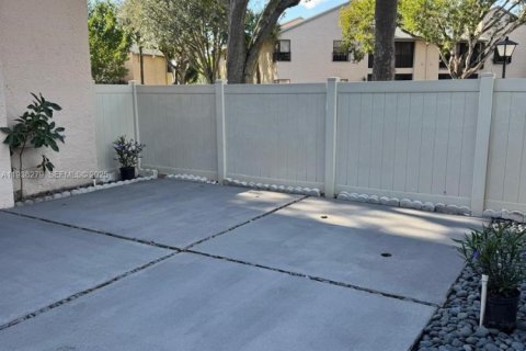 Touwnhouse à vendre à Coconut Creek, Floride: 2 chambres, 105.91 m2 № 1994310 - photo 3