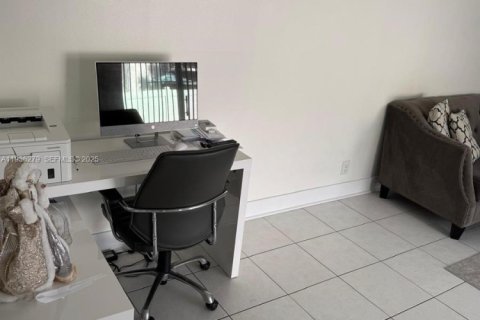 Touwnhouse à vendre à Coconut Creek, Floride: 2 chambres, 105.91 m2 № 1994310 - photo 5