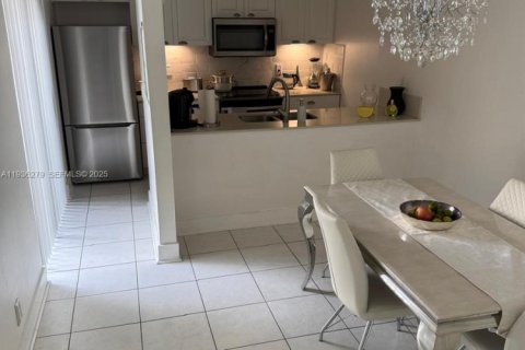 Touwnhouse à vendre à Coconut Creek, Floride: 2 chambres, 105.91 m2 № 1994310 - photo 9