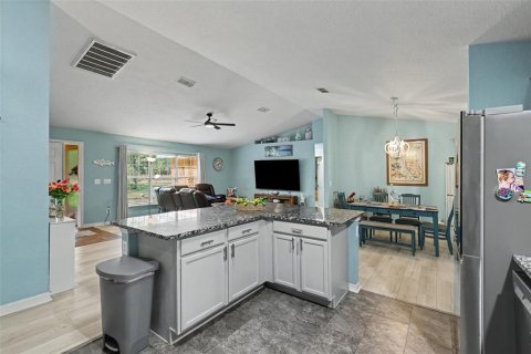 House in Dunnellon, Florida 4 bedrooms, 206.61 sq.m. № 2210151 - photo 9