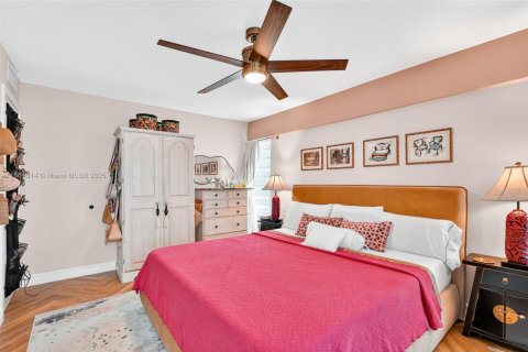 Condominio en venta en Miami Beach, Florida, 2 dormitorios, 81.57 m2 № 2034642 - foto 12