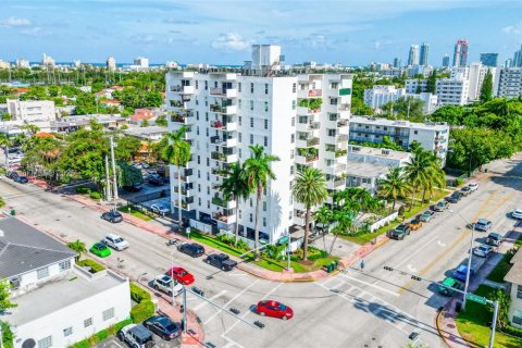 Condominio en venta en Miami Beach, Florida, 2 dormitorios, 81.57 m2 № 2034642 - foto 27