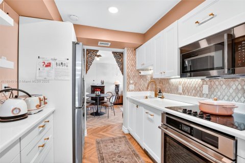 Condominio en venta en Miami Beach, Florida, 2 dormitorios, 81.57 m2 № 2034642 - foto 10