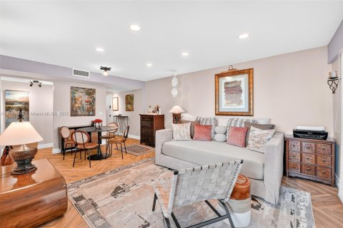 Condominio en venta en Miami Beach, Florida, 2 dormitorios, 81.57 m2 № 2034642 - foto 4