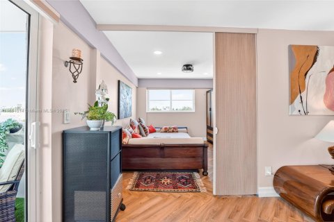 Condominio en venta en Miami Beach, Florida, 2 dormitorios, 81.57 m2 № 2034642 - foto 20