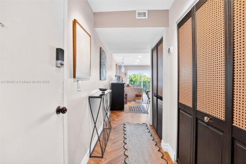 Condominio en venta en Miami Beach, Florida, 2 dormitorios, 81.57 m2 № 2034642 - foto 24