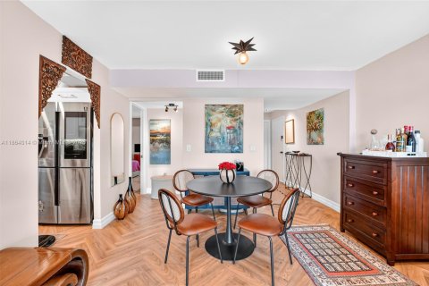 Condominio en venta en Miami Beach, Florida, 2 dormitorios, 81.57 m2 № 2034642 - foto 21