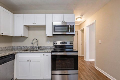 House in Clearwater, Florida 2 bedrooms, 76.18 sq.m. № 1670854 - photo 4