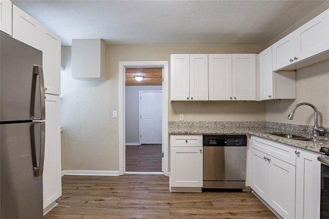 House in Clearwater, Florida 2 bedrooms, 76.18 sq.m. № 1670854 - photo 3