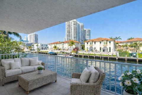 Condo à North Miami Beach, Floride, 2 chambres  № 2153396