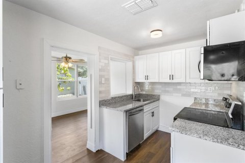 Villa ou maison à vendre à Clearwater, Floride: 2 chambres, 85.66 m2 № 1551008 - photo 7
