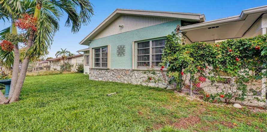 Propiedad comercial en Delray Beach, Florida 249.07 m2 № 2147947