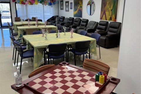 Commercial property in Hialeah, Florida № 1863974 - photo 8