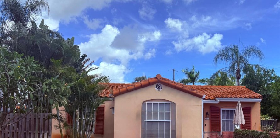 Casa en West Palm Beach, Florida 3 dormitorios, 168.25 m2 № 2365707