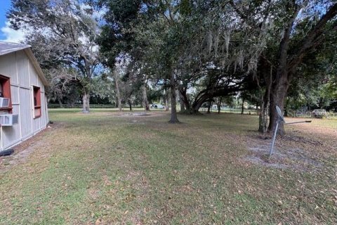 House in Plant City, Florida 7 bedrooms, 230.4 sq.m. № 2112136 - photo 5