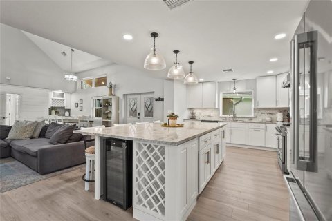House in Sarasota, Florida 5 bedrooms, 297.75 sq.m. № 1893766 - photo 16
