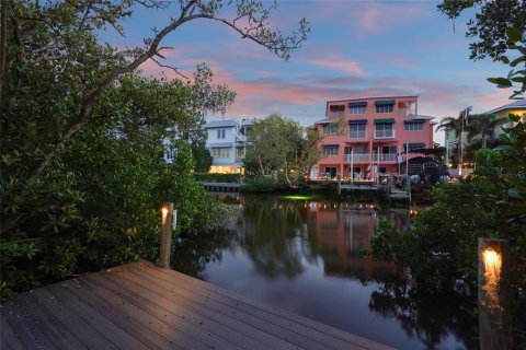 House in Sarasota, Florida 5 bedrooms, 297.75 sq.m. № 1893766 - photo 4