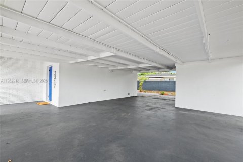 Villa ou maison à louer à Oakland Park, Floride: 3 chambres, 115.76 m2 № 2023939 - photo 21