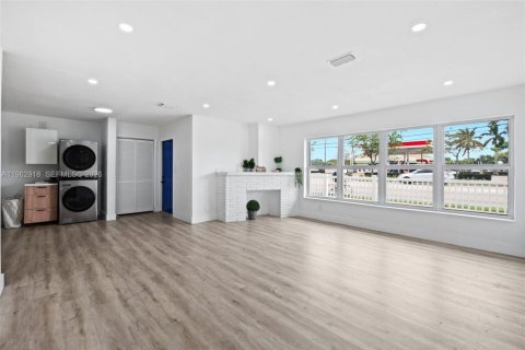 Villa ou maison à louer à Oakland Park, Floride: 3 chambres, 115.76 m2 № 2023939 - photo 15