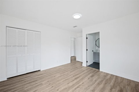 Villa ou maison à louer à Oakland Park, Floride: 3 chambres, 115.76 m2 № 2023939 - photo 16