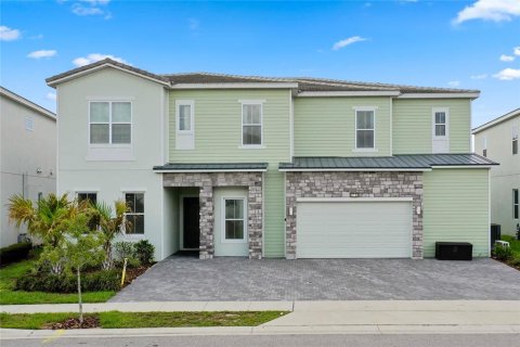 House in Davenport, Florida 13 bedrooms, 607.77 sq.m. № 2310927
