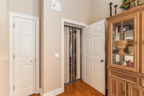 House in Gainesville, Florida 3 bedrooms, 496.1 sq.m. № 2123423 - photo 4