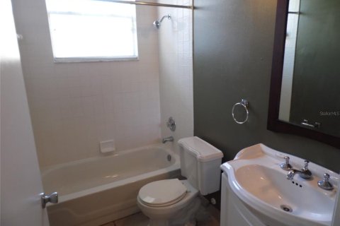 House in Orlando, Florida 3 bedrooms, 156.73 sq.m. № 2167190 - photo 10