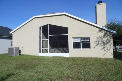 House in Orlando, Florida 3 bedrooms, 156.73 sq.m. № 2167190 - photo 2