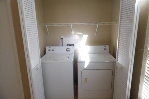 House in Orlando, Florida 3 bedrooms, 156.73 sq.m. № 2167190 - photo 8