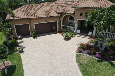 House in Punta Gorda, Florida 3 bedrooms, 265.14 sq.m. № 1436093 - photo 3