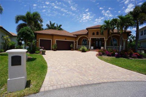 House in Punta Gorda, Florida 3 bedrooms, 265.14 sq.m. № 1436093 - photo 4