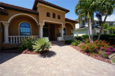 House in Punta Gorda, Florida 3 bedrooms, 265.14 sq.m. № 1436093 - photo 5