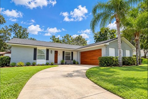 Casa en Altamonte Springs, Florida 3 dormitorios, 145.02 m2 № 2381065