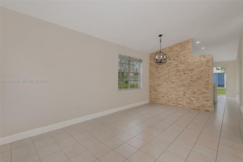 Adosado en venta en Miramar, Florida, 3 dormitorios, 123 m2 № 2017718 - foto 7