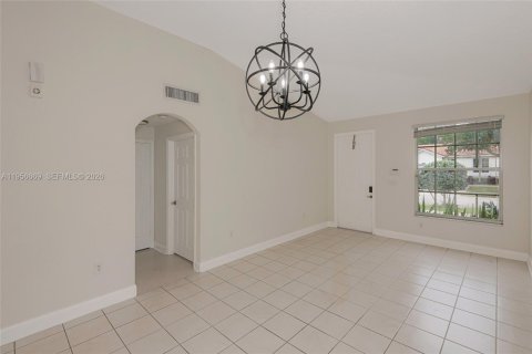 Adosado en venta en Miramar, Florida, 3 dormitorios, 123 m2 № 2017718 - foto 9