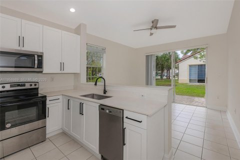 Adosado en venta en Miramar, Florida, 3 dormitorios, 123 m2 № 2017718 - foto 11