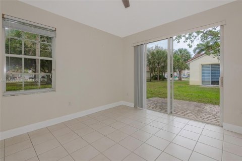 Adosado en venta en Miramar, Florida, 3 dormitorios, 123 m2 № 2017718 - foto 16