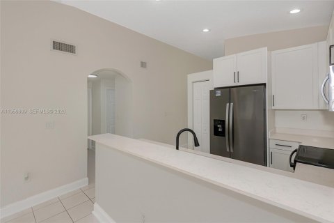 Adosado en venta en Miramar, Florida, 3 dormitorios, 123 m2 № 2017718 - foto 14