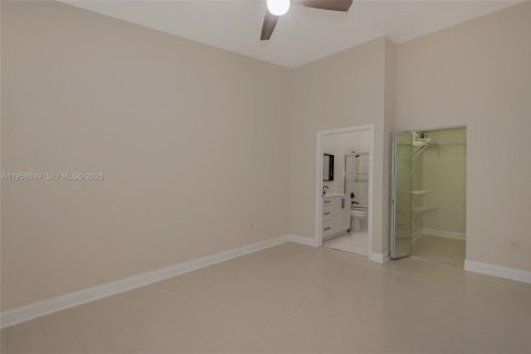 Adosado en venta en Miramar, Florida, 3 dormitorios, 123 m2 № 2017718 - foto 22