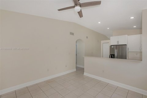 Adosado en venta en Miramar, Florida, 3 dormitorios, 123 m2 № 2017718 - foto 19