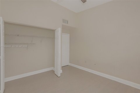 Adosado en venta en Miramar, Florida, 3 dormitorios, 123 m2 № 2017718 - foto 27