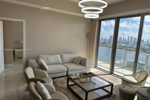 Condo in North Miami Beach, Florida, 3 bedrooms  № 1715081 - photo 21