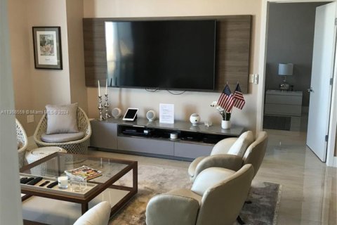 Condo in North Miami Beach, Florida, 3 bedrooms  № 1715081 - photo 11