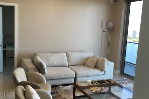 Condo in North Miami Beach, Florida, 3 bedrooms  № 1715081 - photo 13
